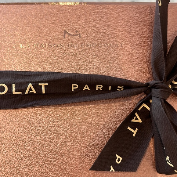 La Maison du Chocolat Paris Decorative Box with Ribbon - Picture 3 of 3